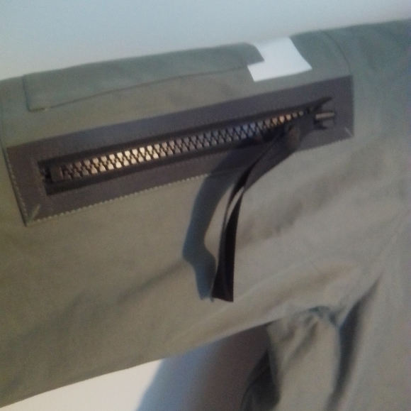 LIMITED EDITION Canada Goose Lumen trench – Sagebrush - Picture 4 of 11